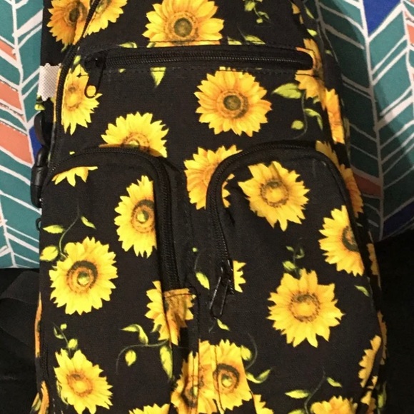 No Boundaries Women’s Flower Crossbody Bag BRAND NEW - Picture 3 of 4